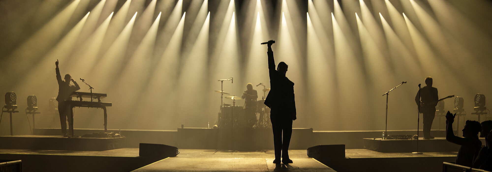 band-on-stage-in-silhouette-2000x700-1_landscape_2000x700.jpeg